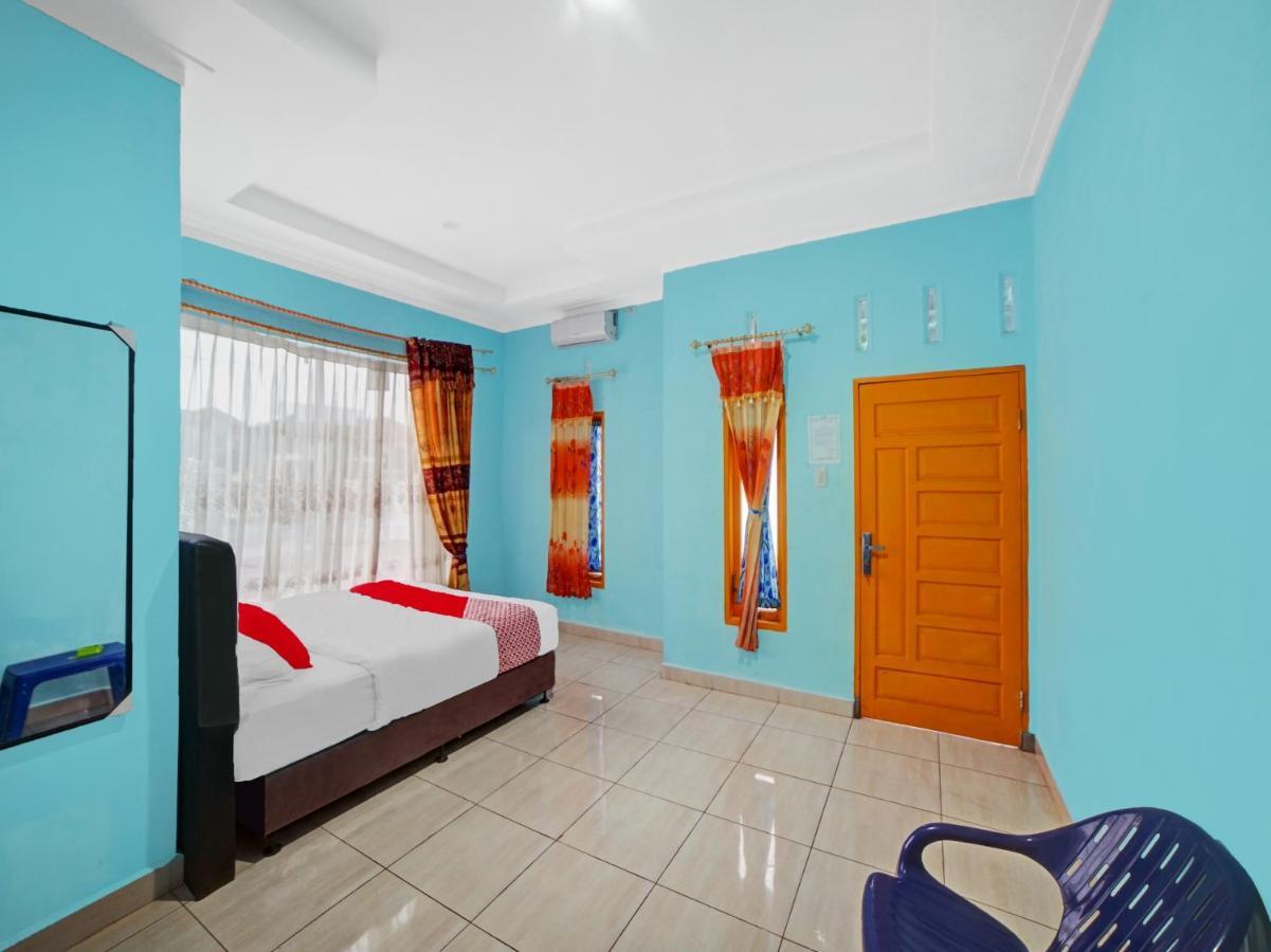 Oyo 90509 Nadia Hotel Pematangsiantar Ngoại thất bức ảnh