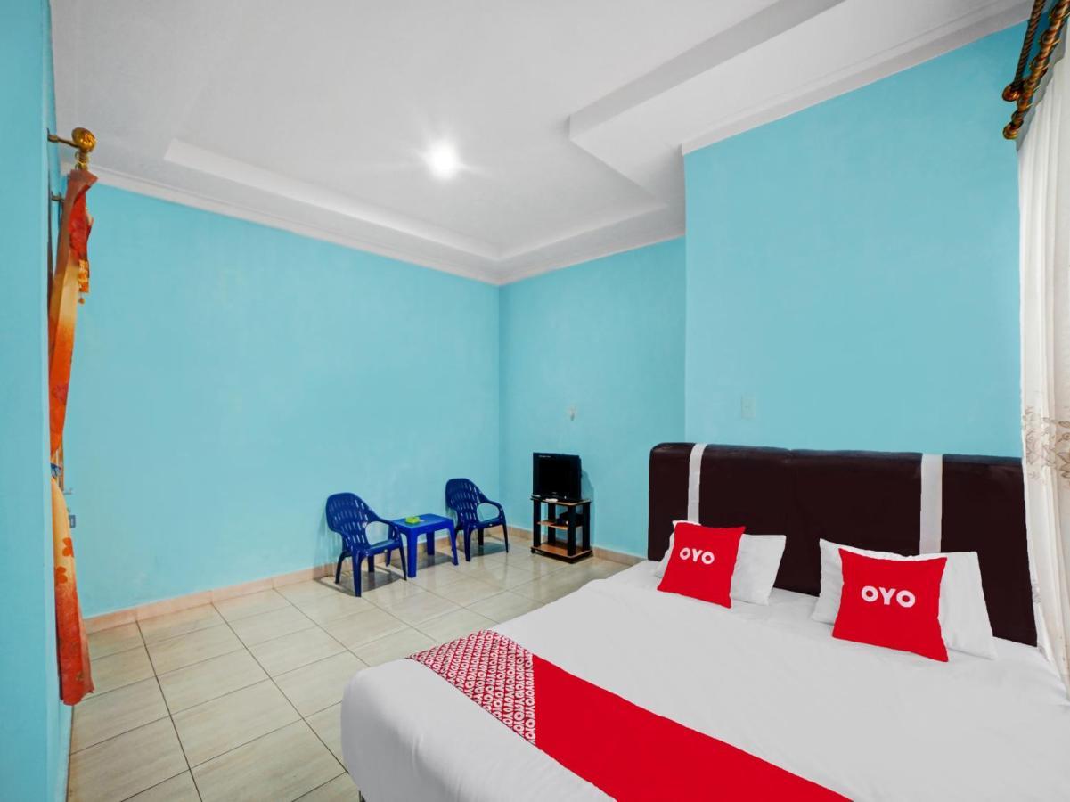 Oyo 90509 Nadia Hotel Pematangsiantar Ngoại thất bức ảnh