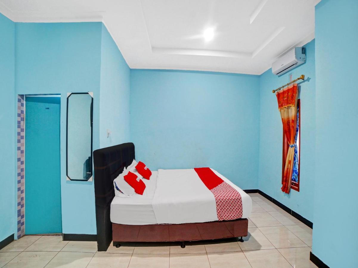 Oyo 90509 Nadia Hotel Pematangsiantar Ngoại thất bức ảnh