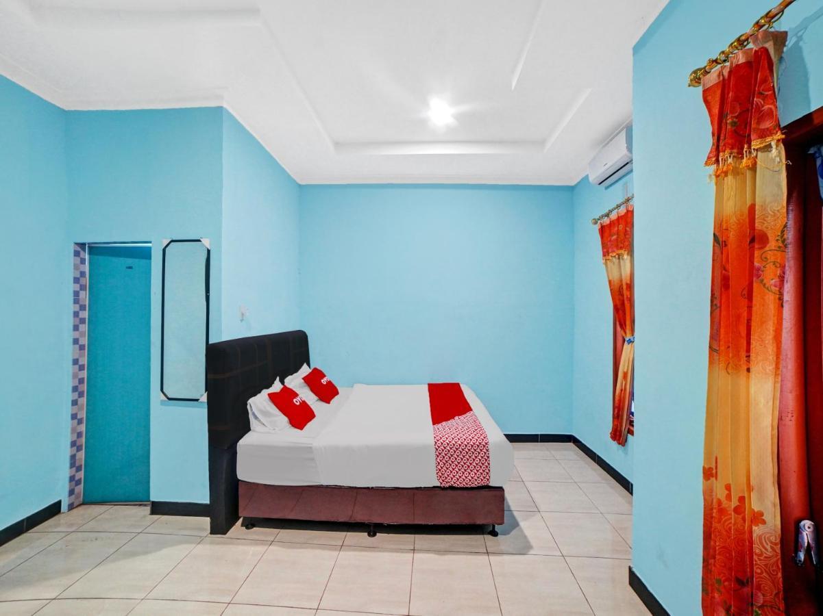 Oyo 90509 Nadia Hotel Pematangsiantar Ngoại thất bức ảnh